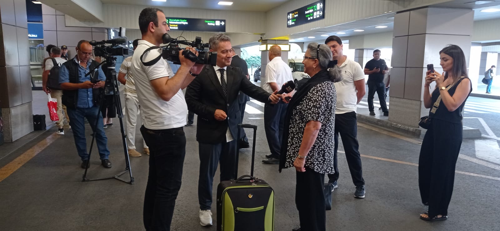 Türkiyə-Azərbaycan İş Adamları və Sənayeçiləri İctimai Birliyinin (TÜİB) və “YAŞAT” Fondunun təşkilatçılığı, Azərbaycanın milli aviadaşıyıcısı - “Azərbaycan Hava Yollarının tərəfdaşlığı ilə şəhid ailə üzvləri Ankaraya yola salınıb